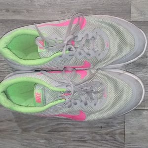 Size 11 women's nikes